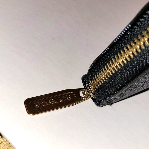 Michael Kors purse wallet gray like new - Picture 3 of 5